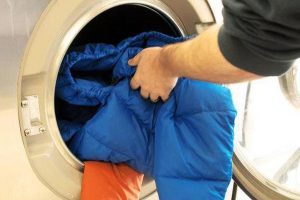 Áo lông vũ có giặt được bằng máy giặt không?