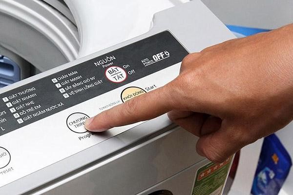 Hướng dẫn cách bật chế độ vắt của máy giặt Sanyo